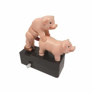 Action figure di due maialini che fanno sesso a pecorina con carica manuale